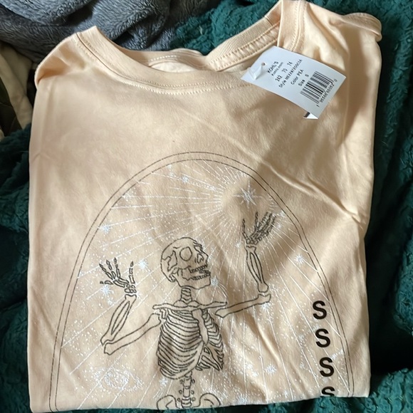 Mighty Fine Skeleton and roses Tshirt Size Small (NWT) - Picture 2 of 5